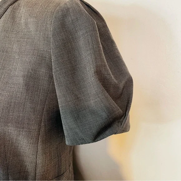 Banana Republic Women’s Size 6 Short Sleeve Blazer Jacket Pleated Button Down - Picture 4 of 7